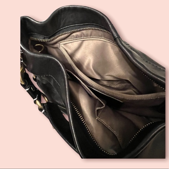 COACH leather bag with gold hardware - Picture 6 of 7